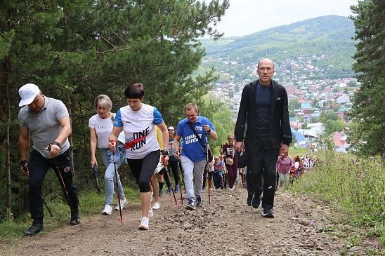 В Горно-Алтайске открыли пешеходно-туристическую тропу здоровья
