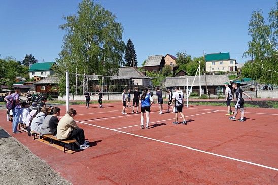 В Горно-Алтайске  открыли "умную" спортивную площадку