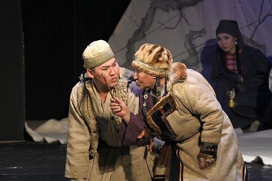 В Национальном театре РА состоялся спектакль «Восхождение на Хан Алтай»