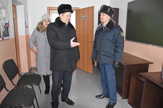 Депутаты посетили исправительный центр ОФСИН России по Республике Алтай в с.Майма