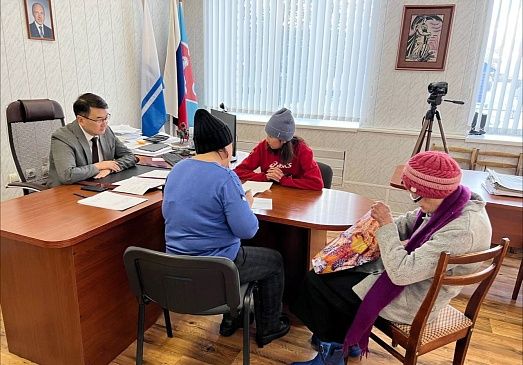 Артур Кохоев провел прием граждан в Усть-Канском районе