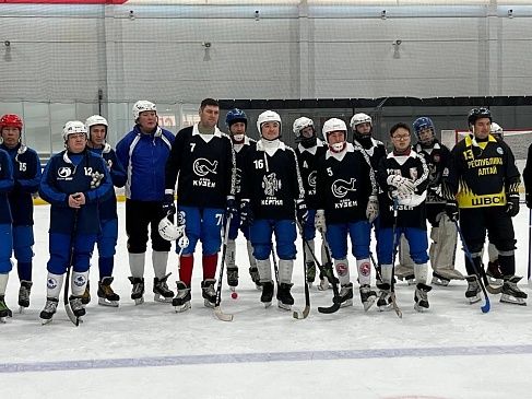 Состоялся традиционный турнир по хоккею с мячом памяти капитана полиции Евгения Корчагина