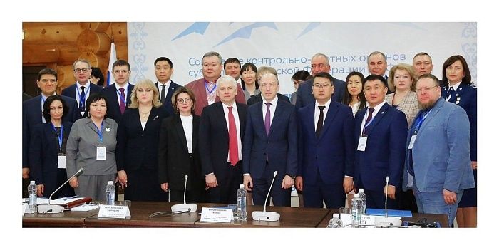 Руководители контрольно-счетных органов Сибири провели совещание